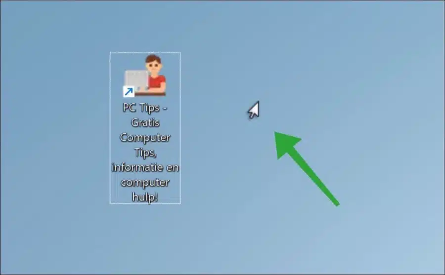 Left-handed cursor in Windows 11 or 10